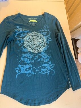 Earth Yoga Teal-Blue Long Sleeve V-Neck Top with Mandala Graphic